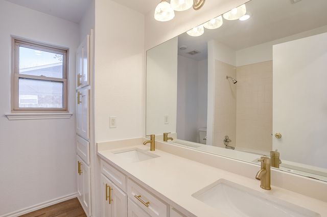 1303 Glenhaven Drive, Cleburne, TX 76033