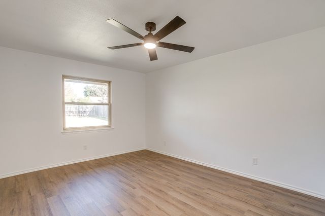 1303 Glenhaven Drive, Cleburne, TX 76033