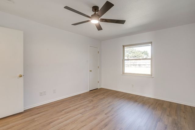 1303 Glenhaven Drive, Cleburne, TX 76033