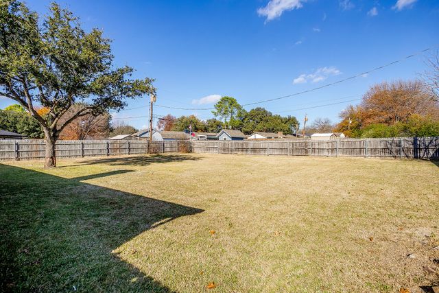 1303 Glenhaven Drive, Cleburne, TX 76033