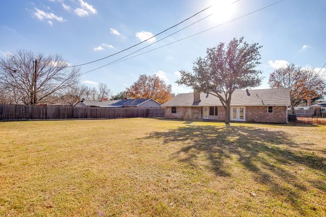 1303 Glenhaven Drive, Cleburne, TX 76033