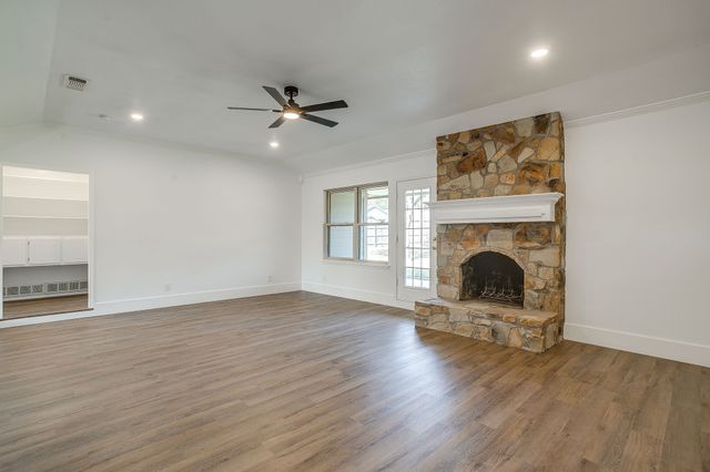 1303 Glenhaven Drive, Cleburne, TX 76033