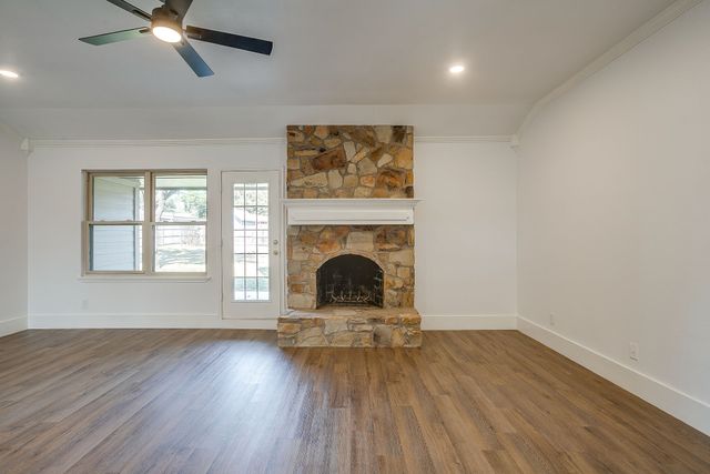 1303 Glenhaven Drive, Cleburne, TX 76033