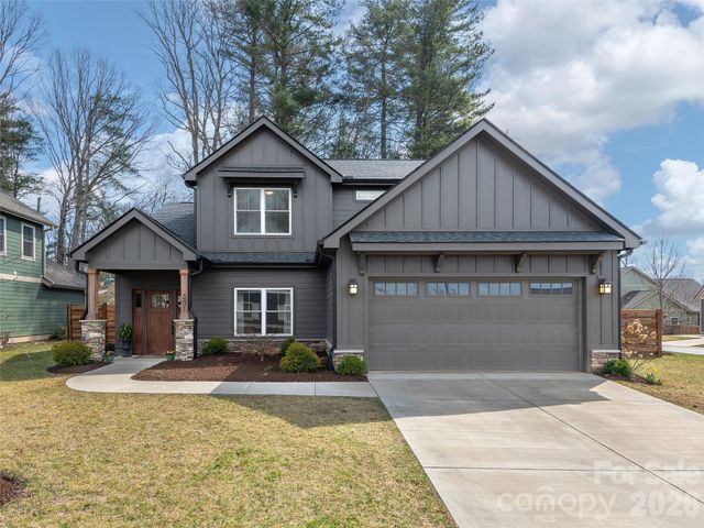 201 Weybridge Drive, Arden, NC 28704