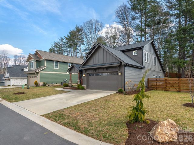 201 Weybridge Drive, Arden, NC 28704