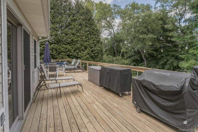 12 Midland Avenue, Central Valley, NY 10917