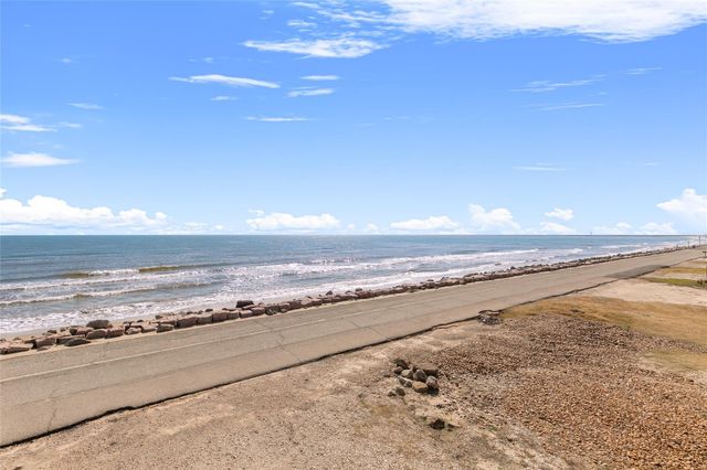 314 Beach Drive, Surfside Beach, TX 77541