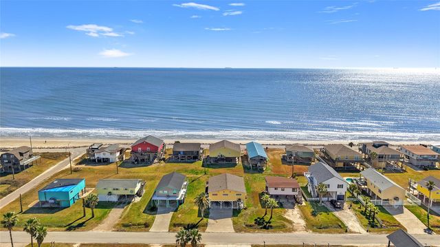 314 Beach Drive, Surfside Beach, TX 77541