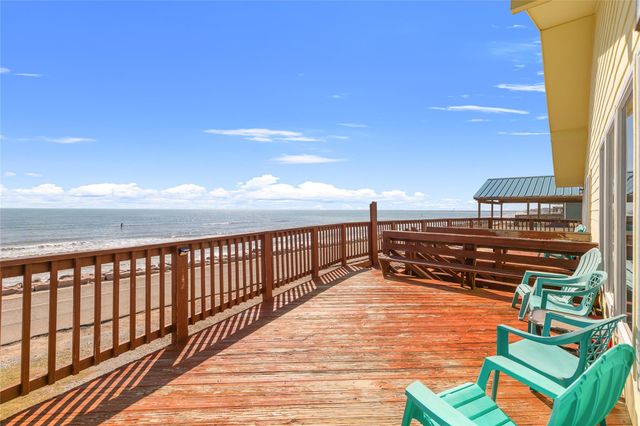 314 Beach Drive, Surfside Beach, TX 77541