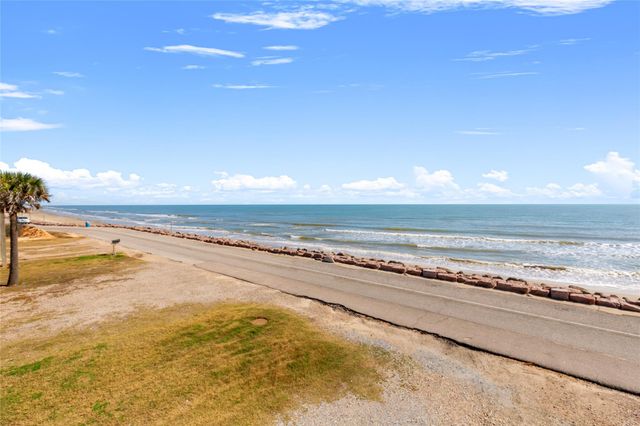 314 Beach Drive, Surfside Beach, TX 77541