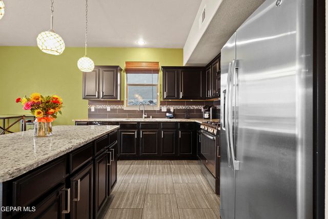 5017 MOON RANCH Lane, El Paso, TX 79934