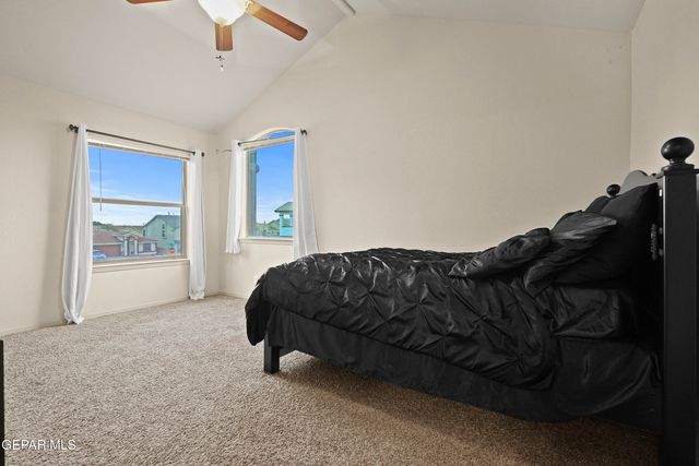 5017 MOON RANCH Lane, El Paso, TX 79934