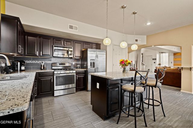 5017 MOON RANCH Lane, El Paso, TX 79934