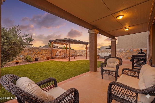 5017 MOON RANCH Lane, El Paso, TX 79934