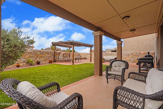 5017 MOON RANCH Lane, El Paso, TX 79934
