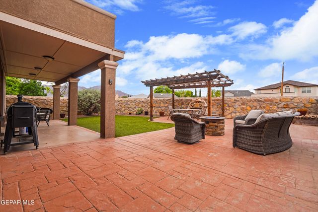 5017 MOON RANCH Lane, El Paso, TX 79934