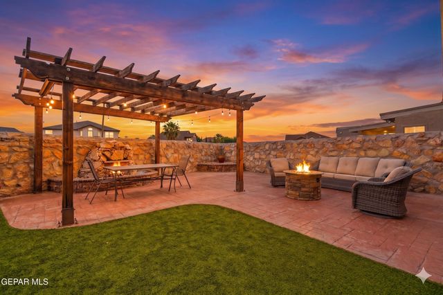 5017 MOON RANCH Lane, El Paso, TX 79934