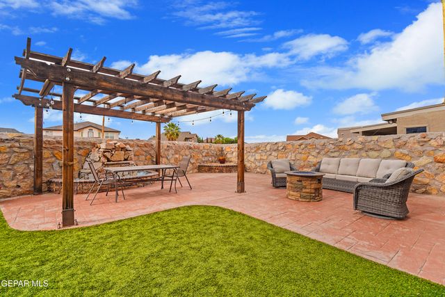 5017 MOON RANCH Lane, El Paso, TX 79934
