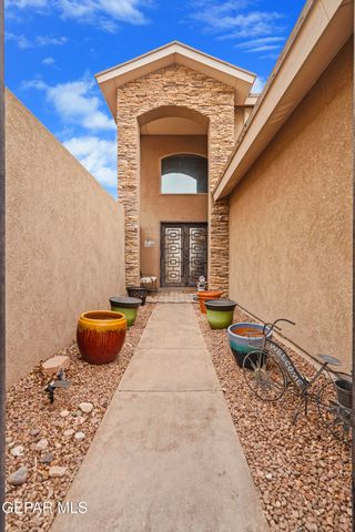 5017 MOON RANCH Lane, El Paso, TX 79934