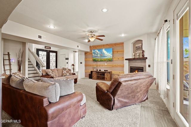 5017 MOON RANCH Lane, El Paso, TX 79934
