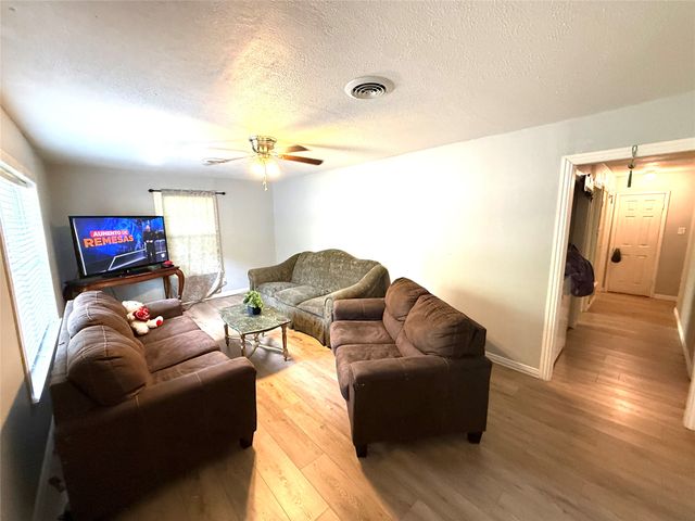 1528 E King Street, Sherman, TX 75090