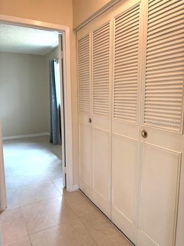 302 CANTON COURT 62, Sun City Center, FL 33573