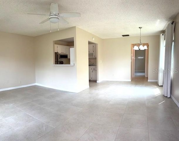 302 CANTON COURT 62, Sun City Center, FL 33573