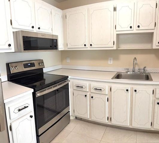302 CANTON COURT 62, Sun City Center, FL 33573