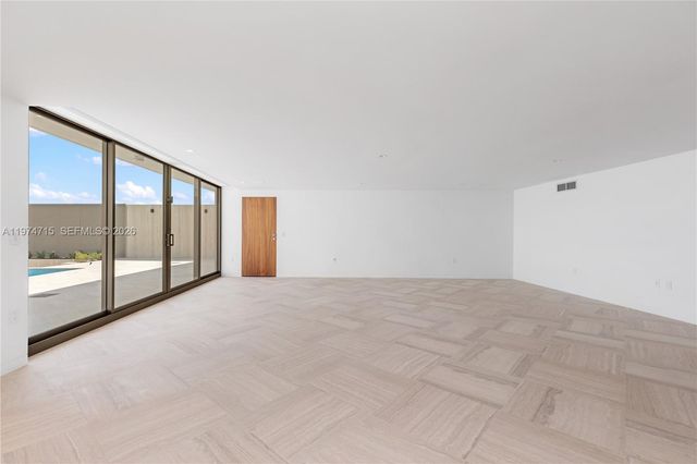 5 Grove Isle Dr PHL1, Miami, FL 33133