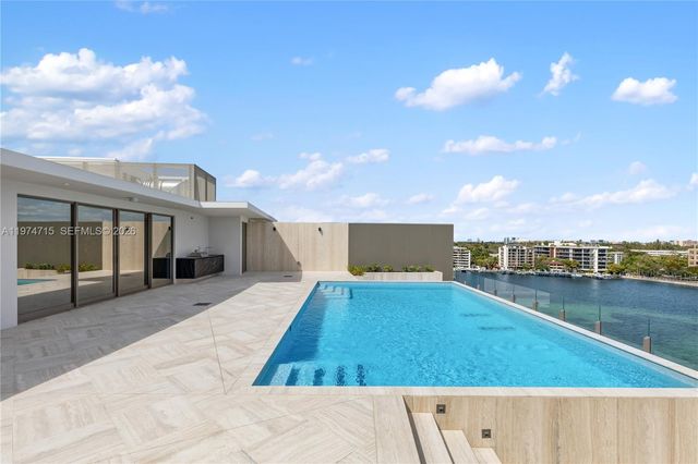 5 Grove Isle Dr PHL1, Miami, FL 33133