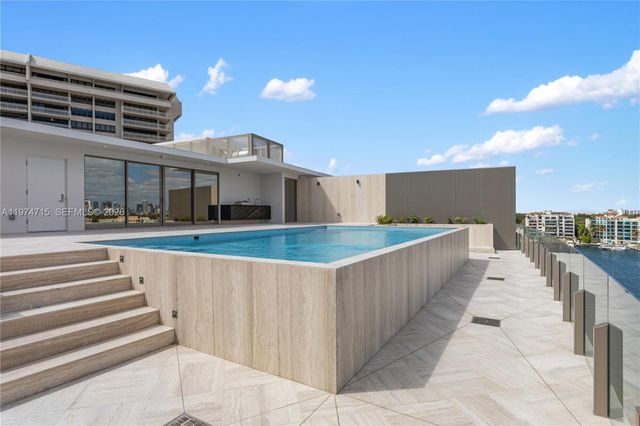 5 Grove Isle Dr PHL1, Miami, FL 33133