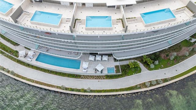 5 Grove Isle Dr PHL1, Miami, FL 33133