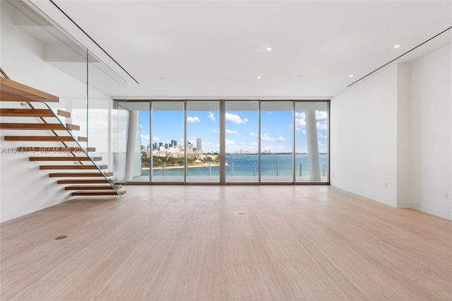 5 Grove Isle Dr PHL1, Miami, FL 33133