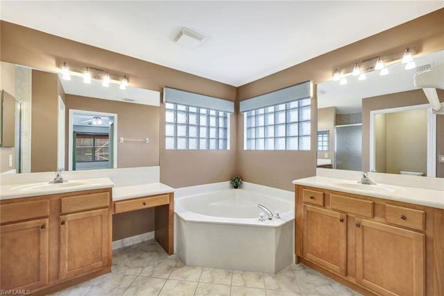 1278 Barrigona CT, Naples, FL 34119