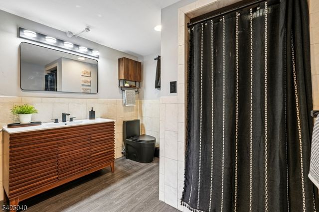 1 Rand Dr, West Orange Twp., NJ 07052