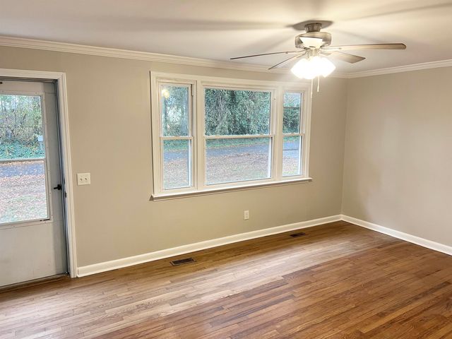 5 Pine Lane, Inman, SC 29349