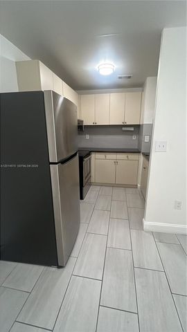 15609 SW 73rd Cir Ter 8-12, Miami, FL 33193
