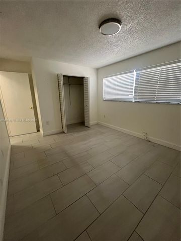 15609 SW 73rd Cir Ter 8-12, Miami, FL 33193