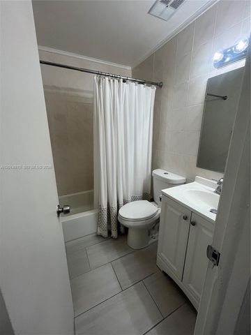 15609 SW 73rd Cir Ter 8-12, Miami, FL 33193