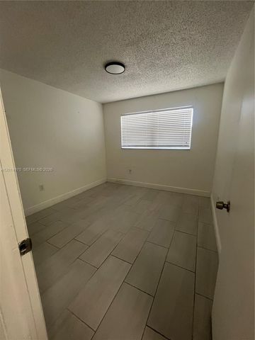 15609 SW 73rd Cir Ter 8-12, Miami, FL 33193