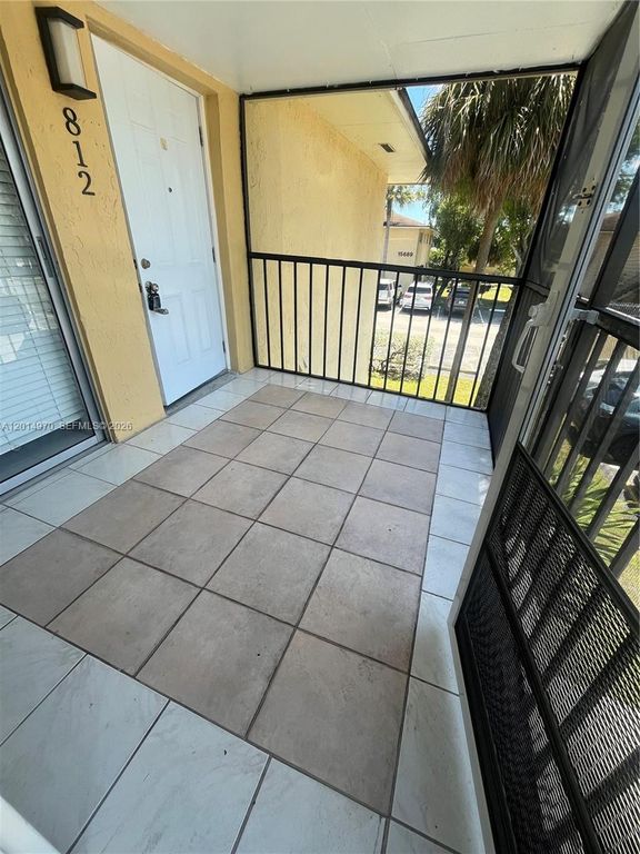 15609 SW 73rd Cir Ter 8-12, Miami, FL 33193