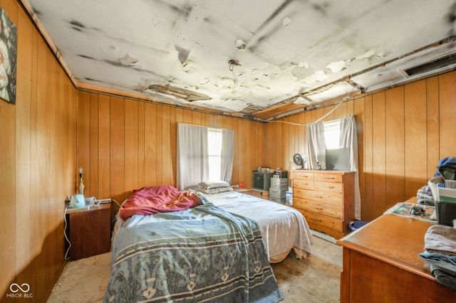 1135 Manor Court, Anderson, IN 46016