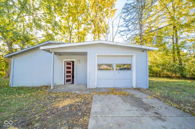 1135 Manor Court, Anderson, IN 46016