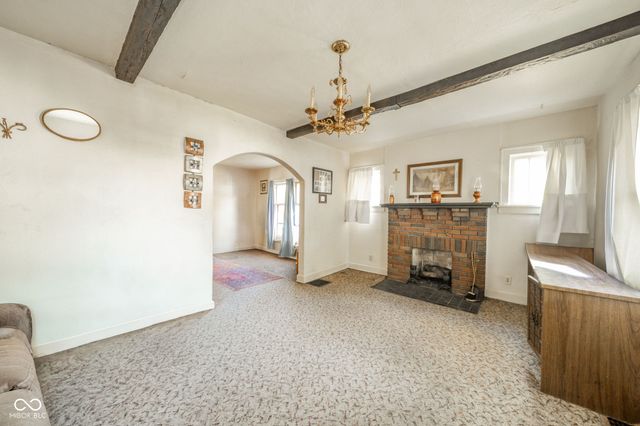 1135 Manor Court, Anderson, IN 46016