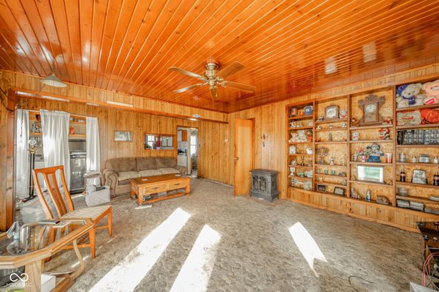 1135 Manor Court, Anderson, IN 46016