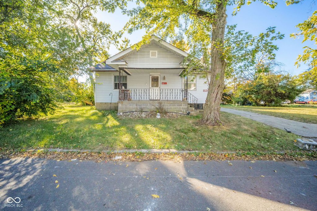 1135 Manor Court, Anderson, IN 46016