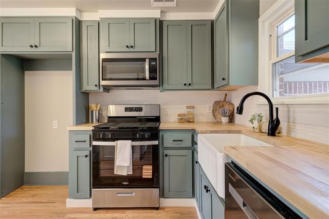 1106 Fenwick Place, Nichols Hills, OK 73116