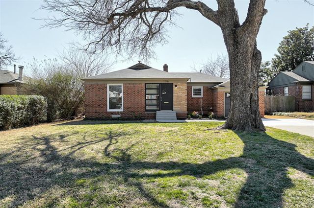 1106 Fenwick Place, Nichols Hills, OK 73116