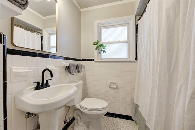 1106 Fenwick Place, Nichols Hills, OK 73116