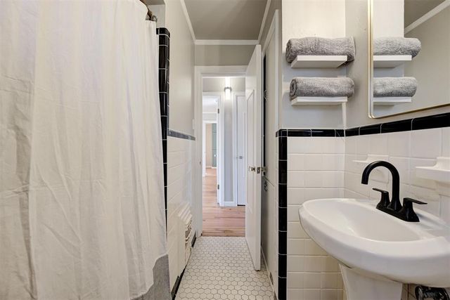 1106 Fenwick Place, Nichols Hills, OK 73116